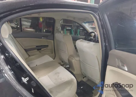 2010 Honda Accord 2.4 Lx z USA, uszkodzony, nr VIN 1HGCP2F30AA176789